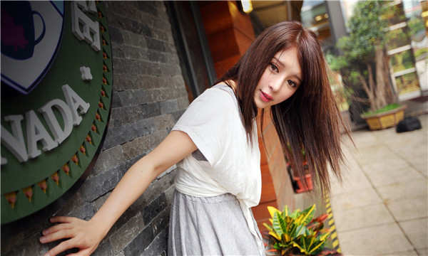 曲松想找一个女性生孩子给报酬-｛找个女人生孩子多少钱｝