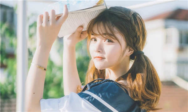 曲松供卵代怀费用的具体情况，你了解吗？在当今社会，越来越多的不孕不育家庭寻求代怀生子的解决方案，尤其是供卵。这背后是一个庞大的需求链，每年都有大量夫妻因卵巢早衰、反复流产等问题，无法自然怀孕，最终选择了第三方辅助生殖技术。根据《中华医学会生殖医学分会》的统计数据显示，近几年来，中国不孕不育率已上升至15%以上，而合作医院中的试管代怀成功率激增，特别是在供卵领域。