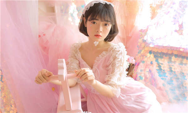 曲松供卵试管代怀生子多少钱？这一直是很多不孕不育家庭关注的话题。在中国，不孕不育的发生率越来越高，根据《中国不孕不育现状调研报告》显示，育龄夫妇的不孕不育率从20年前的3%增长至现在的12.5%-18.2%，患者人数高达6000万以上。在这样的背景下，许多家庭通过供卵试管来实现自己的生育梦想。那么，供卵试管代怀生子的费用到底是多少呢？